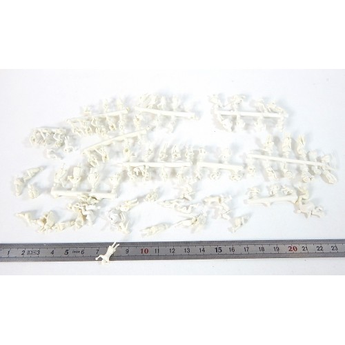 JOUEF LOT DE PERSONNAGES A PEINDRE HO