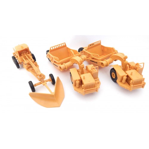 UMEX LOT DE TROIS ENGINS DE CHANTIER T+ROUTIER HO SANS BOITE