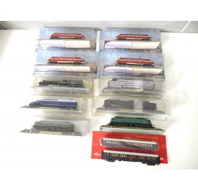 ECHELLE N 1/160 LOT DE LOCOMOTIVE ET VOITURE BON ETAT