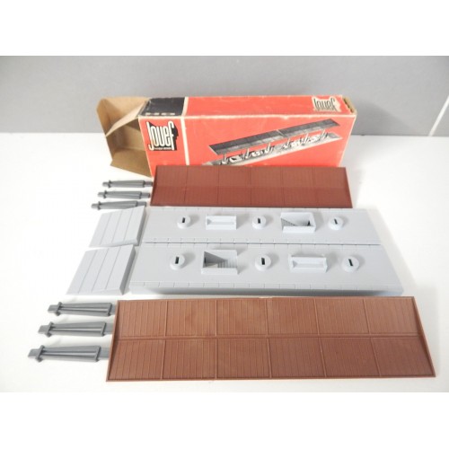 REF 710 JOUEF MAQUETTE DEUX QUAIS HO TRES BON ETAT EN BOITE