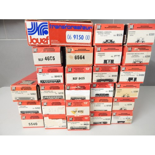 JOUEF GROS LOT DE 26 BOITES ROUGE VIDE DIFFERENTS MODELE BON ETAT HO