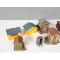 LOT DE 10 PETITES CABANES MAQUETTES DIVERS HO