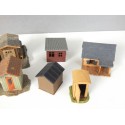 LOT DE 10 PETITES CABANES MAQUETTES DIVERS HO