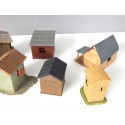 LOT DE 10 PETITES CABANES MAQUETTES DIVERS HO