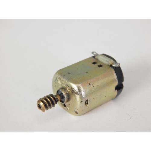 R 17971 UN MOTEUR TYPE 130 AVECVIS SANS FIN POUR LOCOMOTIVE JOUEF HO