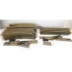 18001- GEGE GROS LOT DE RAILS COURBES ET DROITE LAITON + AIGUILLAGE ANCIEN HO