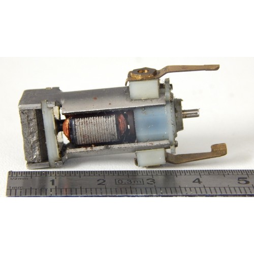 Réf 9551 UN MOTEUR 3 POLES FIN ET LONG JOUEF + LONGUE BROCHES HO