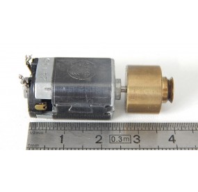 REF 18044 - PETIT MOTEUR BUHLER SIMPLE AXE + VOLANT INERTIE POULIE HO