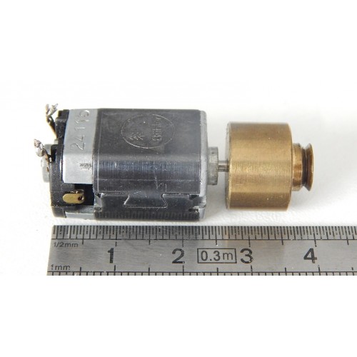REF 18044 - PETIT MOTEUR BUHLER SIMPLE AXE + VOLANT INERTIE POULIE HO