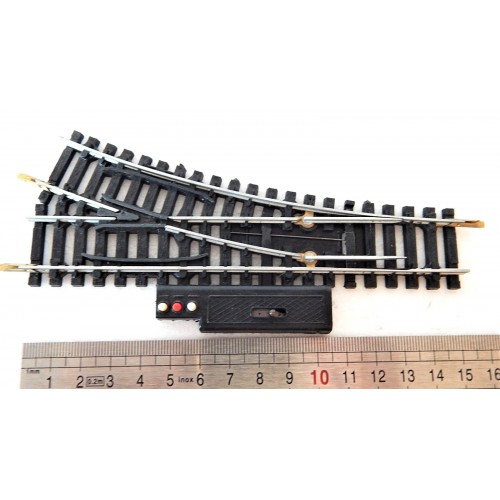JOUEF 4184 UN AIGUILLAGE ELECTRIQUE A BORNIER DERIVE DROITE RAILS ACIER - HO