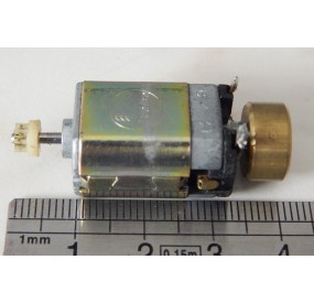 Réf 18094- PETIT MOTEUR BUHLER + VOLANT INERTIE JOUEF ROCO LIMA HO