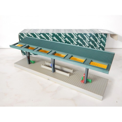 ref 6910 MAQUETTE QUAI COUVERT AVEC ACCESSOIRES EN BOITE ETAT NEUF HO