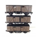 Réf 704 OU 7140 HORNBY LOT DE 3 WAGONS COUVERT A ESSIEUX HO