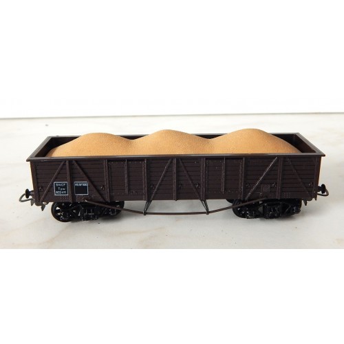 HORNBY WAGON TOMBEREAU A BOGIES + CHARGEMENT DE SABLE HO SANS BOITE