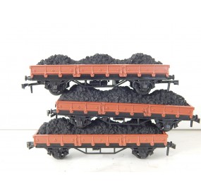 Réf 18164 LOT DE 3 WAGONS PLAT A ESSIEUX HORNBY AVEC CHARGEMENTS CHARBONS HO