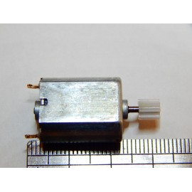 MINI MOTEUR MITSUMI 12 VOLTS AVEC PIGNON 8 DENTS MODULE 0,5 JOUEF HO 
