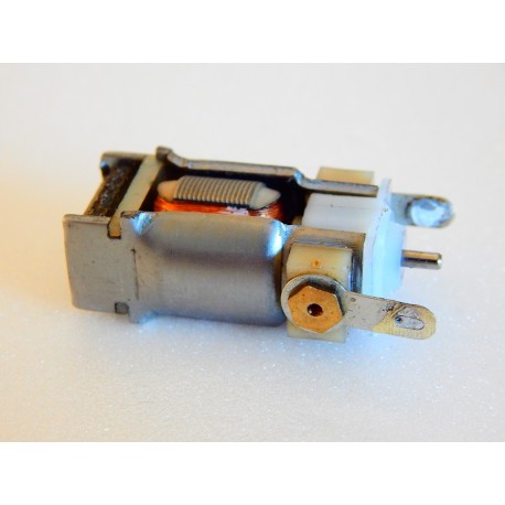 MOTEUR 3 PÖLES POUR LOCOMOTIVE JOUEF HO