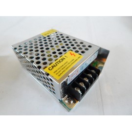UNE ALIMENTATION UNIVERSELLE 12 VOLTS 3 A ECLAIRAGE LEDS RESEAUX HO 