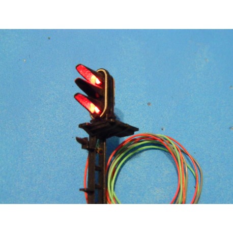 Une platine électronique 3 leds : vert et double rouge pour feu et nacelle Jouef - HO