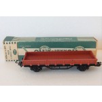 UN WAGON HORNBY PLAT A ESSIEUX RIDELLES BASSES EN BOITE VERTE - HO REF 718