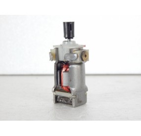 JOUEF RTG UN MOTEUR 5 POLES AVEC EMBOUT CARDANT EN BON ETAT HO