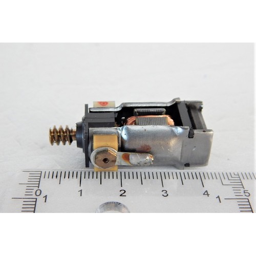 JOUEF UN MOTEUR 5 POLES JOUEF AVEC VIS SANS FIN LAITON HO