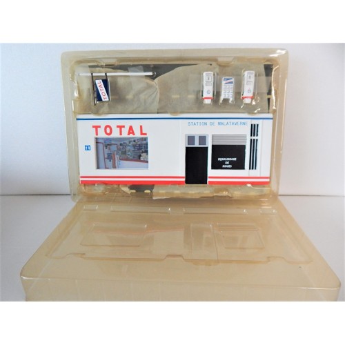 RARE PRESENTOIRE KIT A MONTE STATION DE MALATAVERNE 1/43e EN BOITE