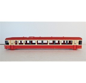 JOUEF UNE CAISSE DE REMORQUE EAD ROUGE CREME HO BON ETAT