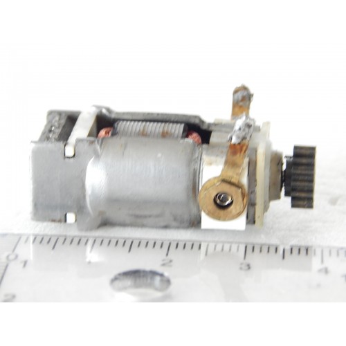 JOUEF 1 MOTEUR 3 POLES DE LOCOMOTIVE VAPEUR 040 TA AVEC PIGNON HO