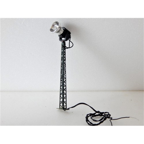 L 102 UN MAT D'ECLAIRAGE 7.5 cm EN LAITON 1 SPOTS HO