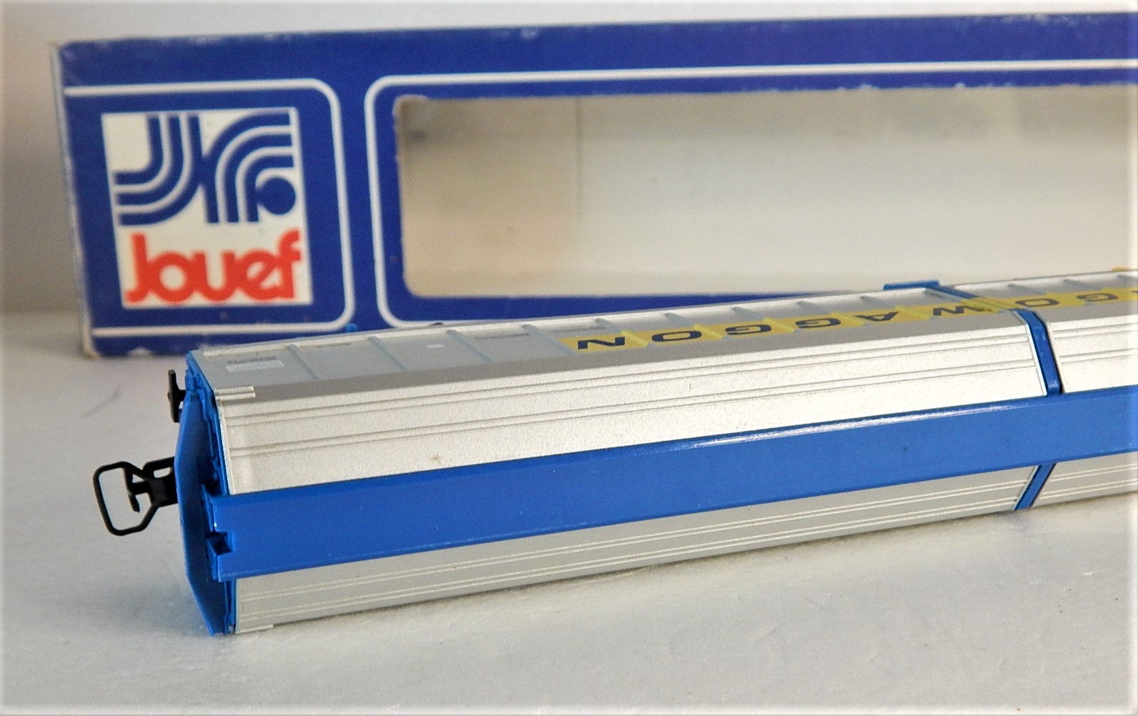 Wagon Couvert - SNCF - JOUEF - Echelle HO - Réf 6532 avec éclairage - Jeux & Jouets