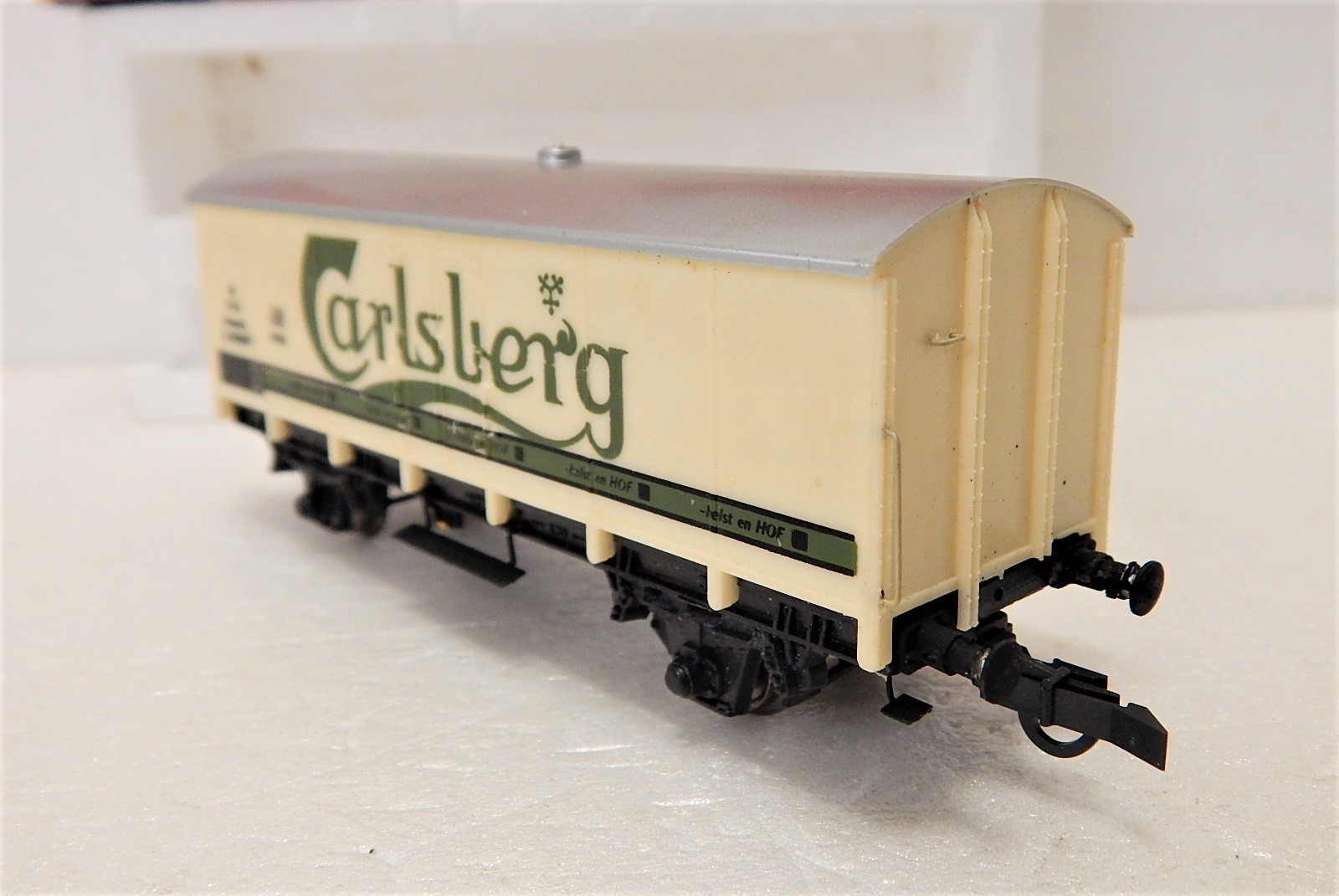 3) FLEISCHMANN PICCOLO 1:160 / 3 WAGONS COUVERT ESSIEUX DIVERS (SANS BOITE