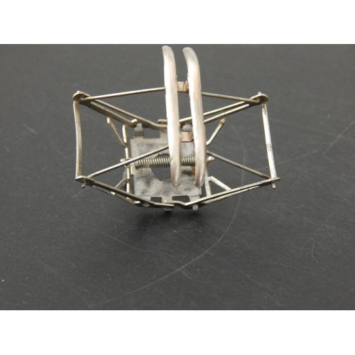 R 7387 UN¨PANTOGRAPHE LOSANGE ALU LOCOMOTIVE JOUEF HO 