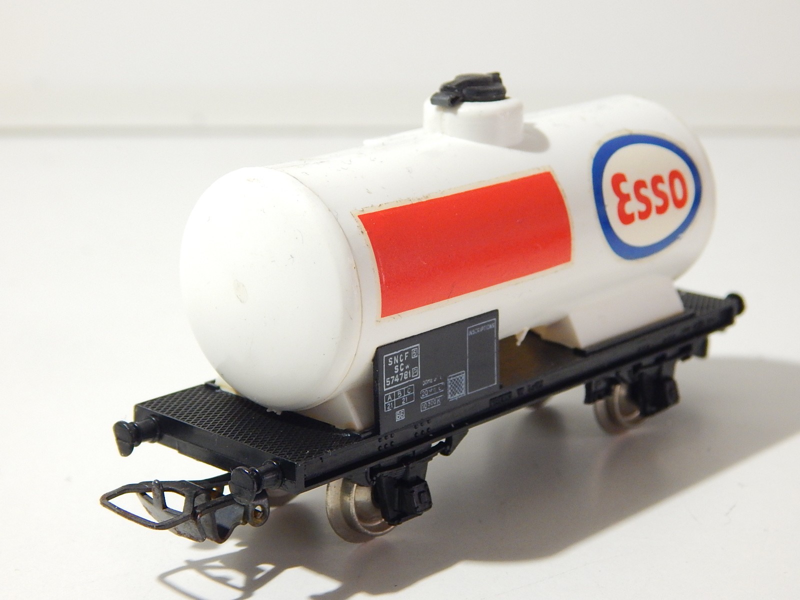 JOUEF UN WAGONS CITERNE A BOGIES ESSO EN BOITE Ho Ref 6509 Ho 19c3