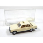 WIKING MERCEDES TAXI 240 D EN BOITE MAQUETTE RESEAUX HO 1/87 REF 4374