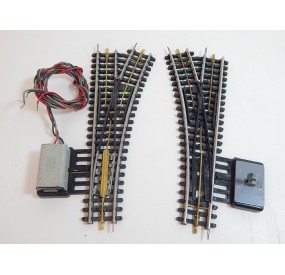 R 16086 JEP DEUX AIGUILLAGES COMMANDE ELEC+ MANU GAUCHE ET DROITE 3 RAILS HO