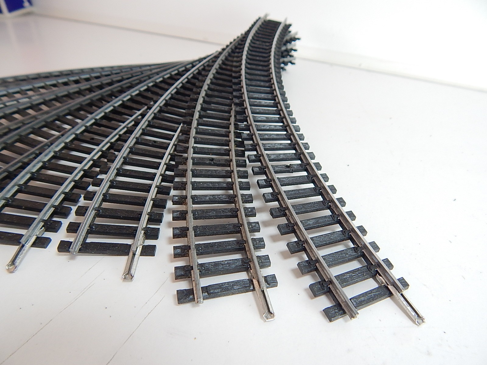 JOUEF LOT DE 10 rails courbes HO (25 cms) EUR 5,00 - PicClick IT