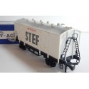 UN WAGON HORNBY COUVERT STEF A BOGIES EN BOITE BLEU HO REF 7250