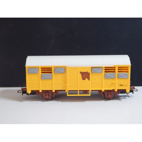 JOUEF WAGON COUVERT SNCF A ESSIEUX TRANSPORT D'ANIMAUX HO SANS BOITE