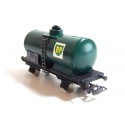 UN WAGON CITERNE JOUEF A ESSIEUX BP VERT ECHELLE EN METAL HO SANS BOITE N°1