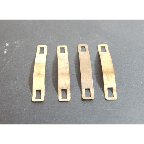 R 260 - LOT DE 4 BRIDES FINE DE FIXATION MOTEUR DE LOCOMOTIVE JOUEF - HO