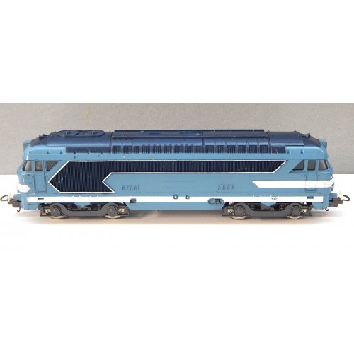 LIMA LOCOMOTIVE DIESEL BB 67001 BON ETAT HO SANS BOITE