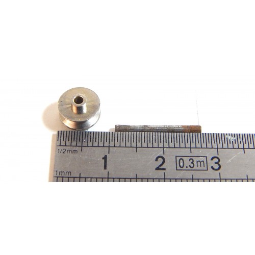 R 16605 JOUEF UNE POULIE FOLLE EN METAL DE GRUE COCKERILL HO