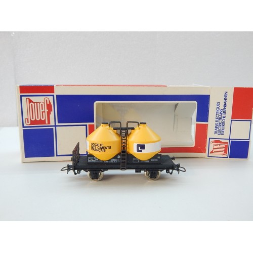 UN WAGON CIMENTIER JAUNE A ESSIEUX CIMENT FRANCAIS JOUEF HO EN BOITE BBR