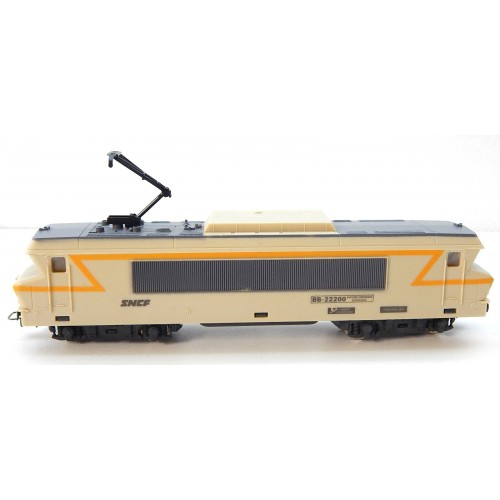 FOBBI LOCOMOTIVE BB 22200 BON ETAT HO SANS BOITE