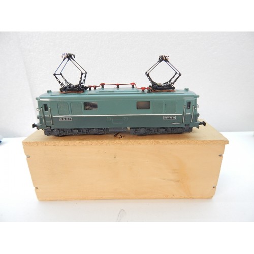 VB RARE LOCOMOTIVE BB9001 SUPERBE ETAT 2 RAILS CONTINUE HO EN BOITE