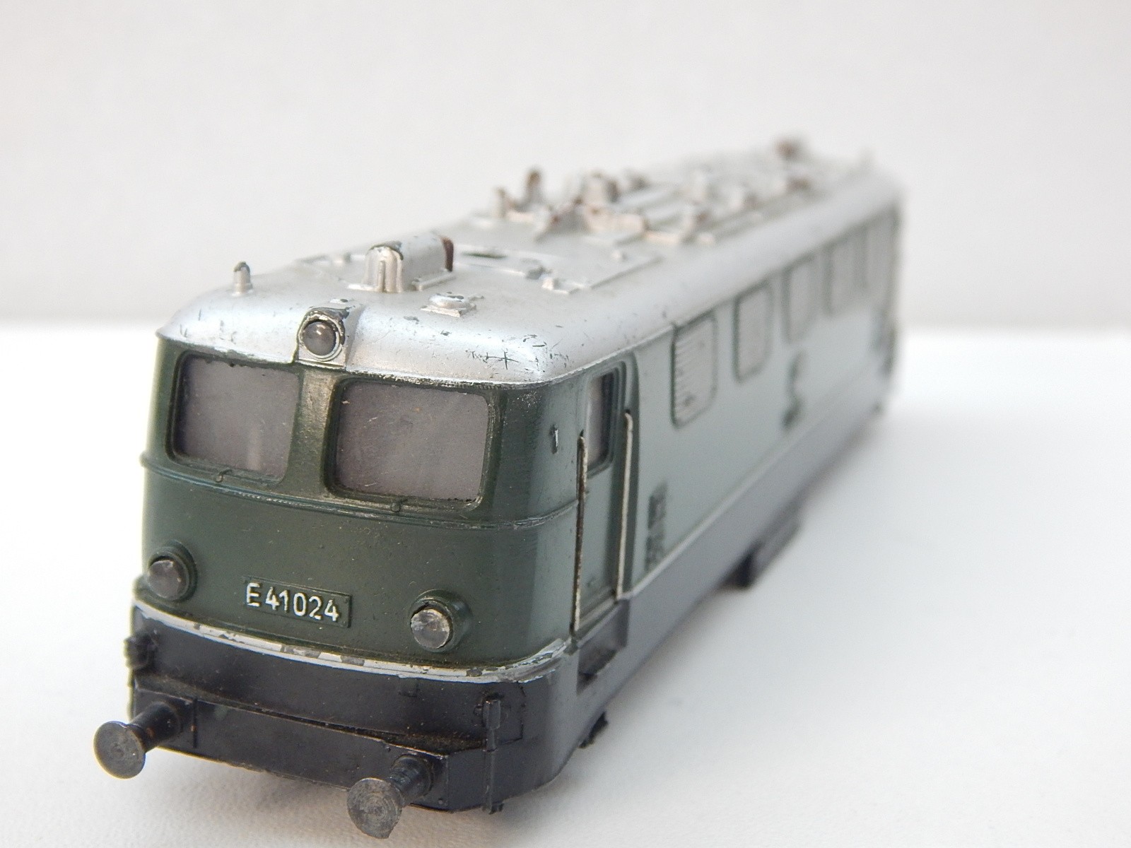ref 17244 - JOUEF CAISSE LOCOMOTIVE DE BB 67001 HO