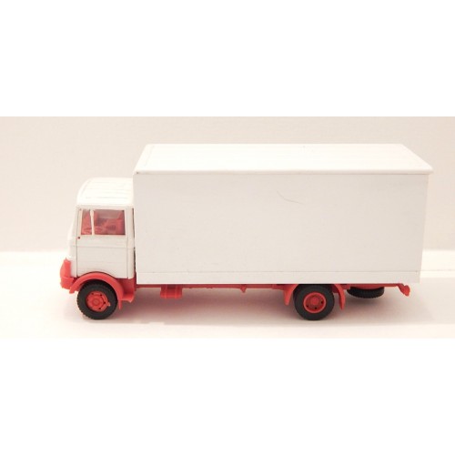 WIKING CAMION MERCEDES BLANC HO SANS BOITE