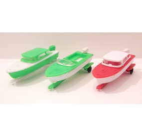 LOT DE TROIS BATEAU SUR REMORQUE HO SANS MARQUE
