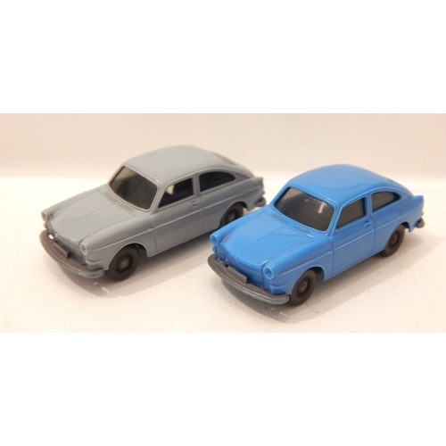 WIKING 2 VEHICULES VW 1600 BLEU ET GRIS HO SANS BOITE